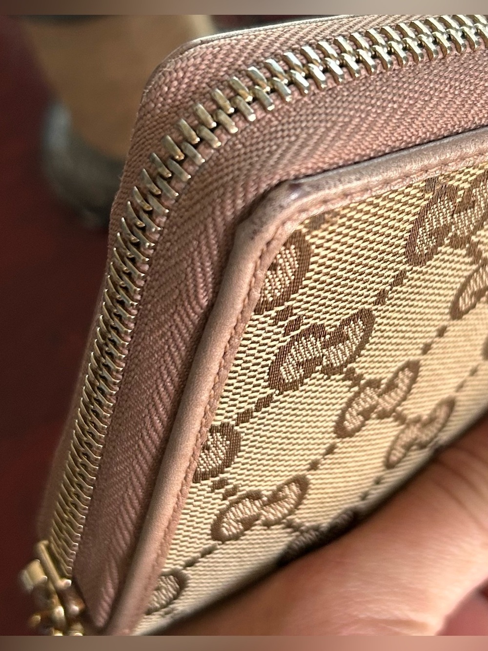 Gucci Pink GG Supreme Zip Wallet with Gold Charm, Authentic - Picture 13 of 15